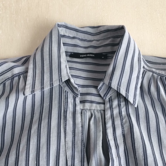 Top - Picture 2 of 3